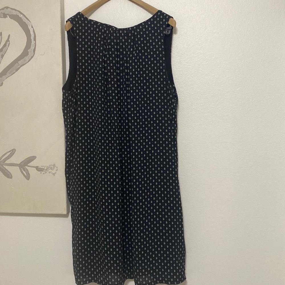 H&M women’s sleeveless dress size 10